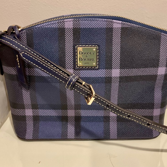Dooney & Bourke Crossbody NWT 🎁GIFT READY - Picture 2 of 9